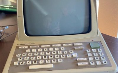 Terminal teclado-monitor Minitel 1 (NFZ 300)